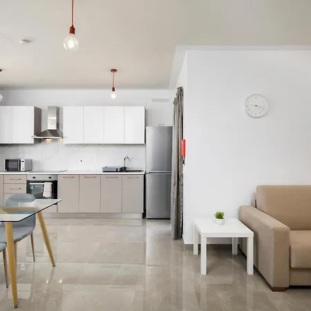 Hilltop - Stylish Comfort Living Close To The Sea, Bugibba Апартаменты Сент-Полс-Бей
