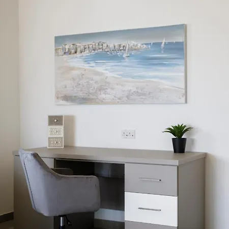 Апартаменты Hilltop - Stylish Comfort Living Close To The Sea, Bugibba *