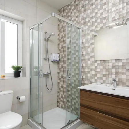 Hilltop - Stylish Comfort Living Close To The Sea, Bugibba *