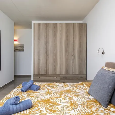 Hilltop - Stylish Comfort Living Close To The Sea, Bugibba Apartament St. Paul's Bay