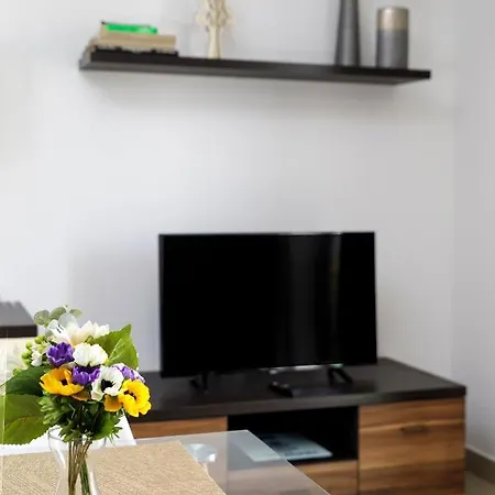 Hilltop - Stylish Comfort Living Close To The Sea, Bugibba 公寓 *