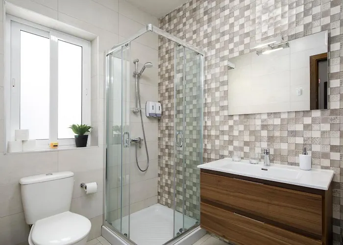 Hilltop - Stylish Comfort Living Close To The Sea, Bugibba *