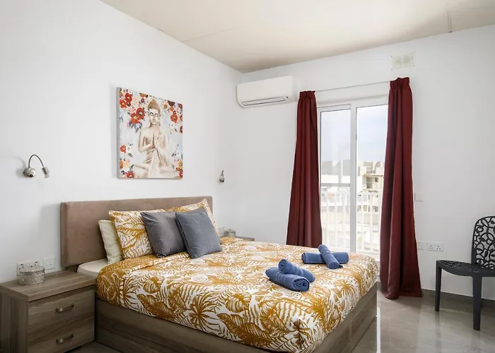 Hilltop - Stylish Comfort Living Close To The Sea, Bugibba *