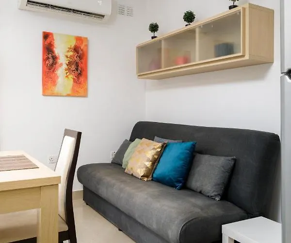 Hilltop - Stylish Comfort Living Close To The Sea, Bugibba *