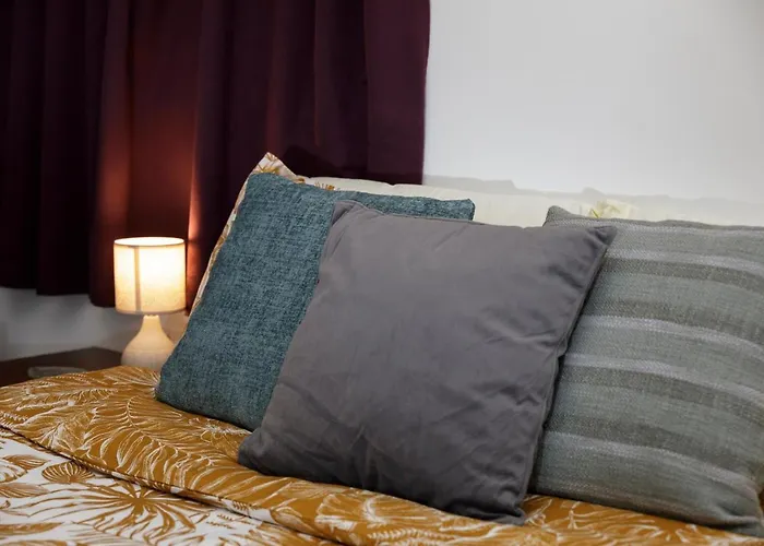 Hilltop - Stylish Comfort Living Close To The Sea, Bugibba Apartman *