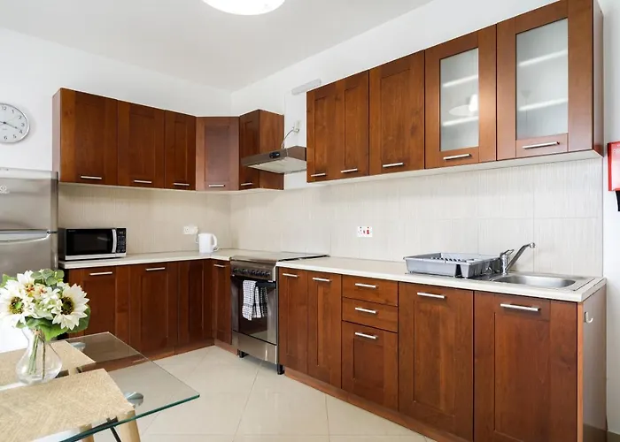 Hilltop - Stylish Comfort Living Close To The Sea, Bugibba *