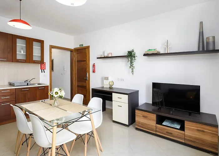 Hilltop - Stylish Comfort Living Close To The Sea, Bugibba *