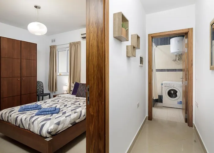 Hilltop - Stylish Comfort Living Close To The Sea, Bugibba Apartman San Pawl il-Baħar
