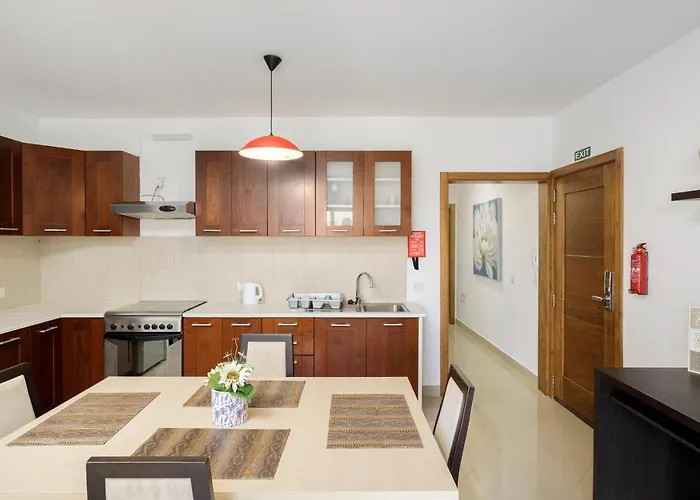 Hilltop - Stylish Comfort Living Close To The Sea, Bugibba Apartman San Pawl il-Baħar