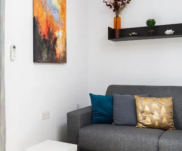 Hilltop - Stylish Comfort Living Close To The Sea, Bugibba * San Pawl il-Baħar