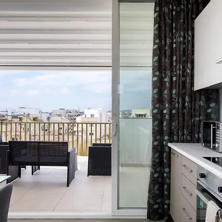 Hilltop - Stylish Comfort Living Close To The Sea, Bugibba *