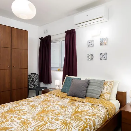 Hilltop - Stylish Comfort Living Close To The Sea, Bugibba Apartment *