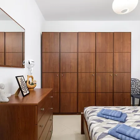 Apartment Hilltop - Stylish Comfort Living Close To The Sea, Bugibba St. Paul's Bay