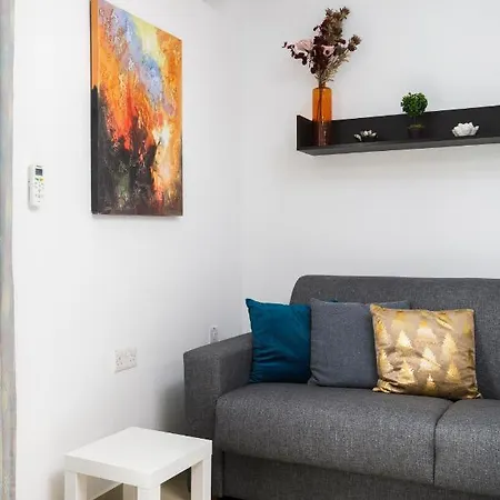 Hilltop - Stylish Comfort Living Close To The Sea, Bugibba * St. Paul's Bay